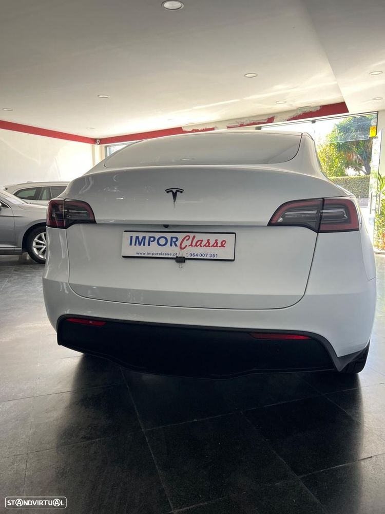 Tesla Model Y 2023 photo 2