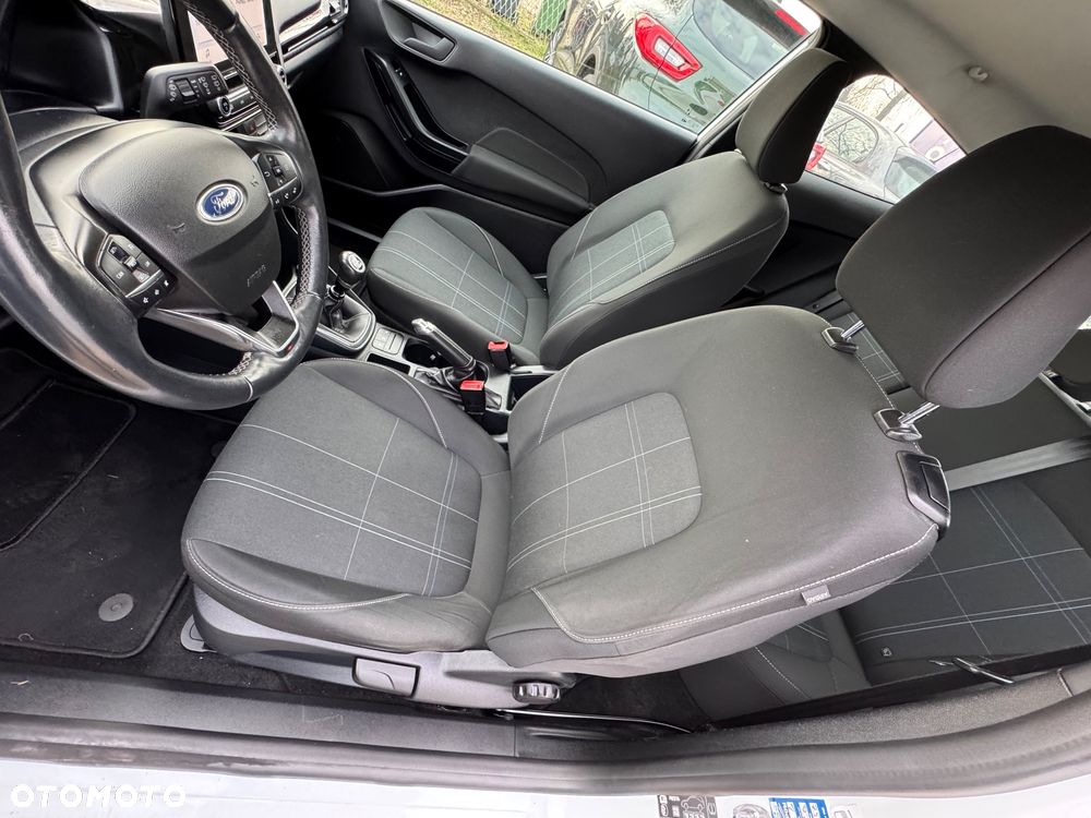 Ford Fiesta - 17