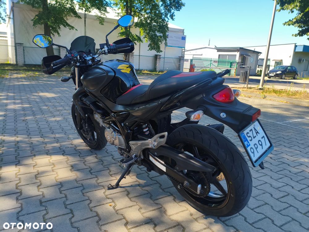Suzuki Gladius - 5