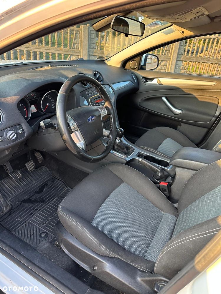 Ford Mondeo 2.0 TDCi Gold X - 14