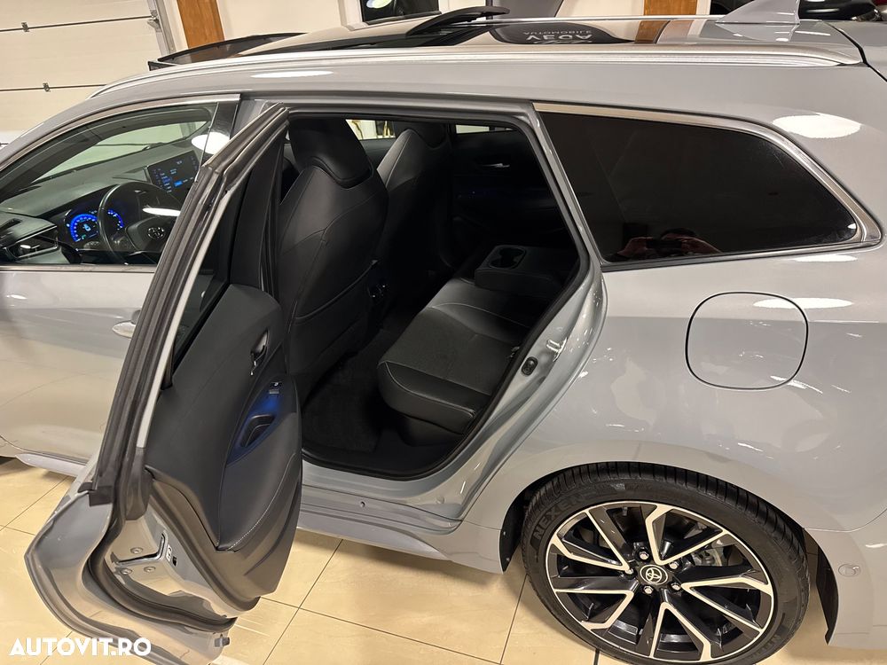 Toyota Corolla 2.0 HSD Exclusive Plus GR Sport Bi-Tone - 10