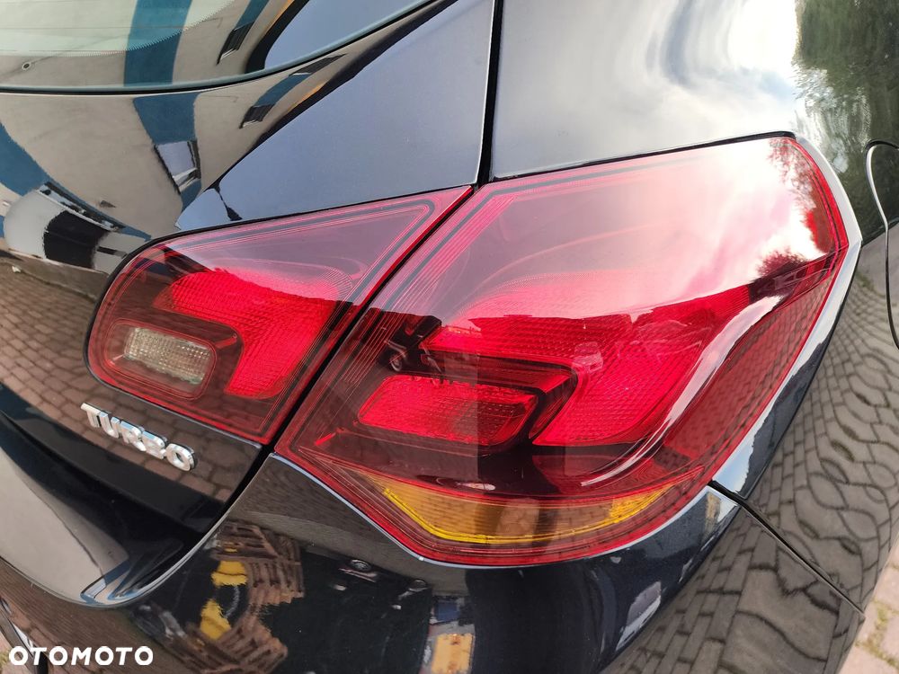 Opel Astra 1.4 Turbo Cosmo - 22