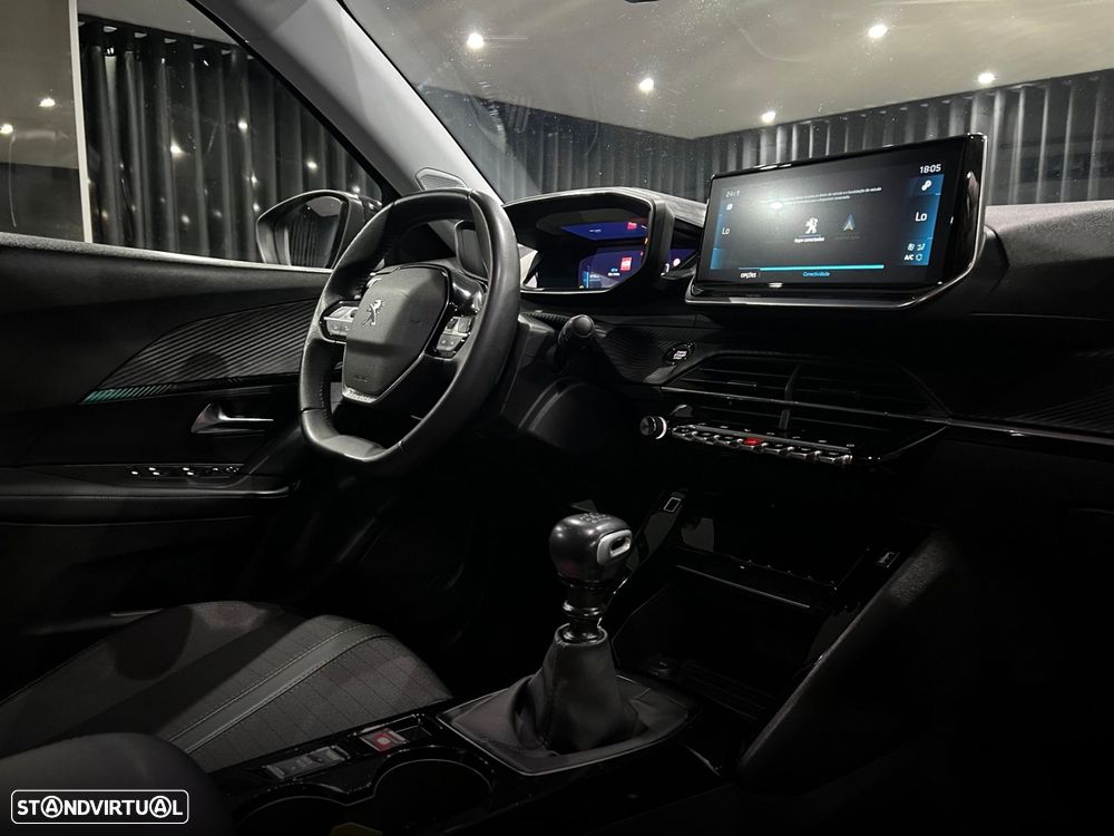 Peugeot 2008 1.2 PureTech Allure Pack - 26