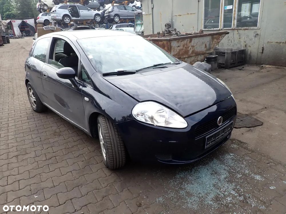 CZĘSCI - Fiat Grande Punto 1,3JTD 75KM 199A2000 HB 3D 5B LAKIER 475/A 2006r. INDEX - 9423 - 2