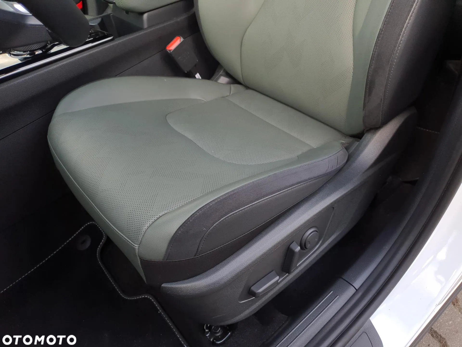 Kia Sportage 1.6 T-GDI MHEV Anniversary 2WD DCT - 13