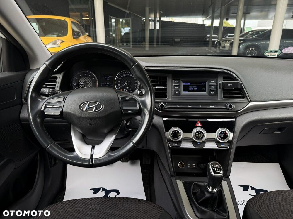 Hyundai Elantra 1.6 Classic Plus - 19