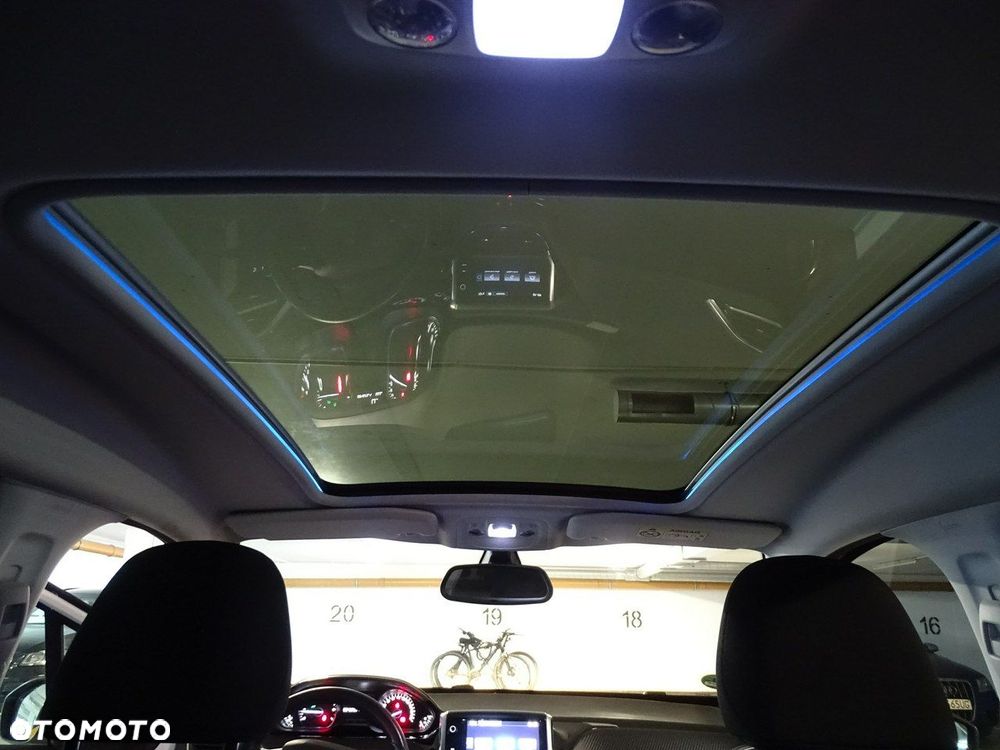 Peugeot 2008 - 12