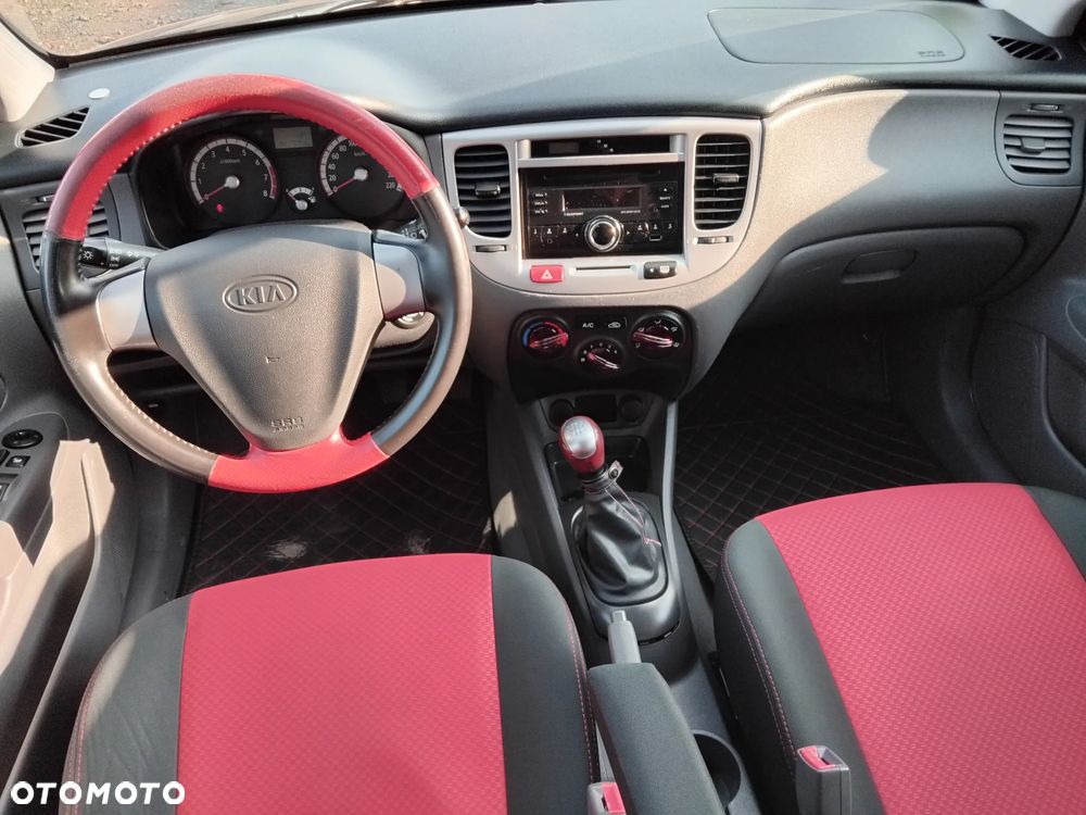 Kia Rio 1.4 Comfort - 25