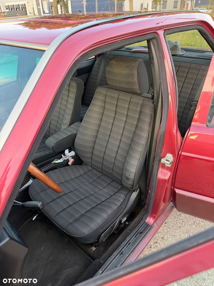 Mercedes-Benz W201 (190) - 13