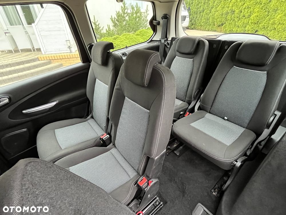 Ford Galaxy 2.0 Champions Edition - 9