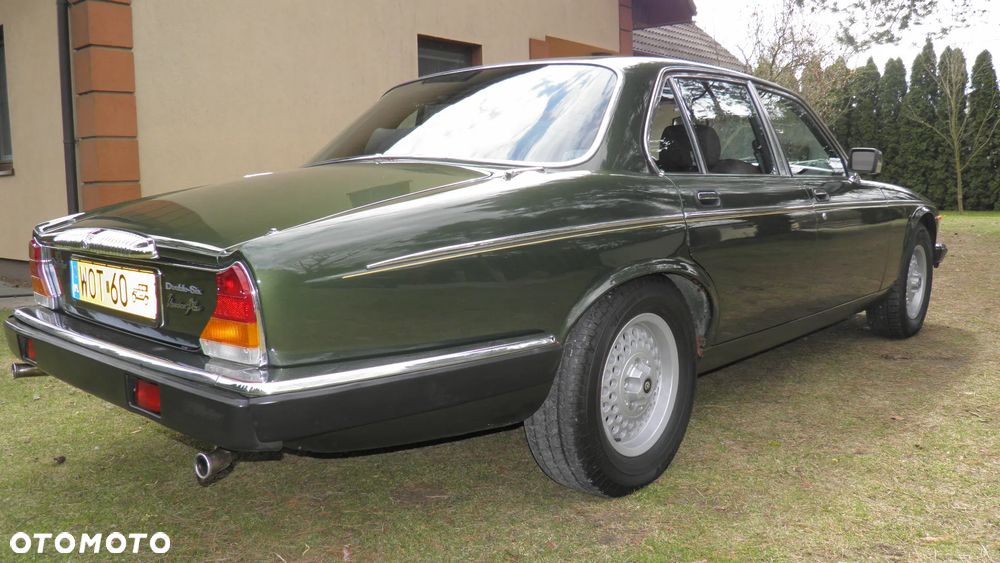 Jaguar XJ - 4