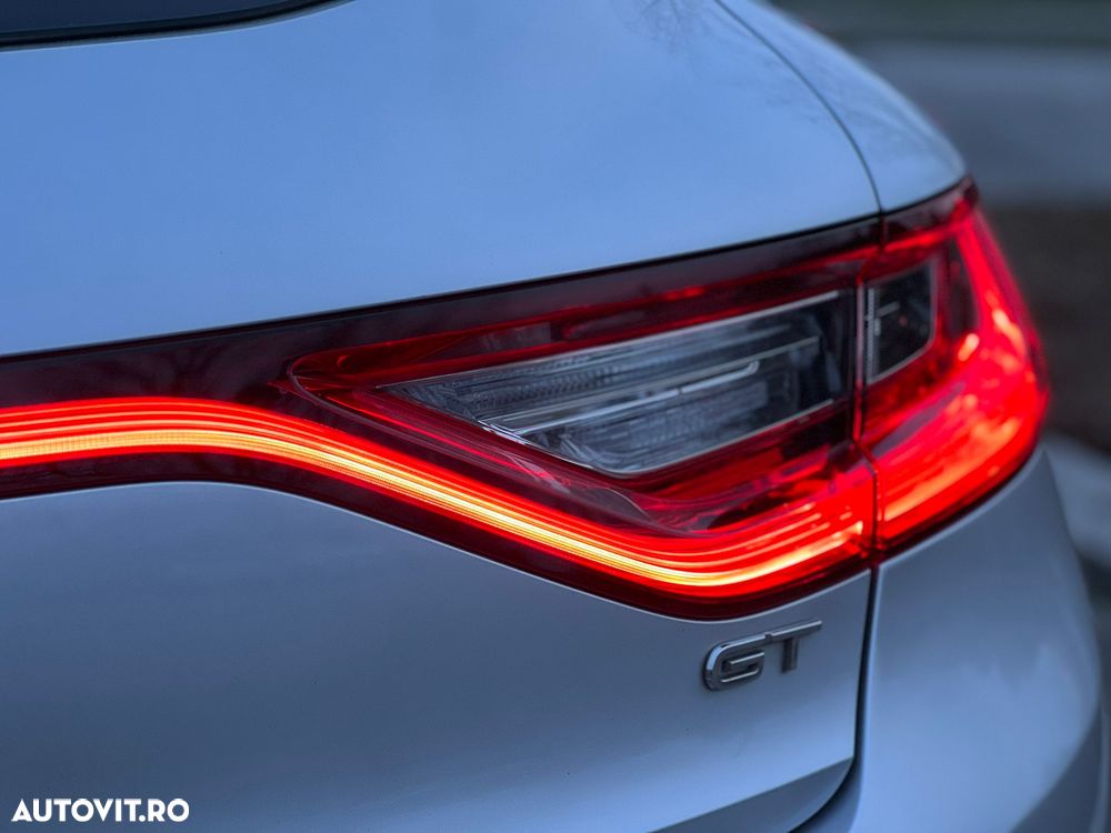 Renault Megane ENERGY TCe 205 EDC GT - 17