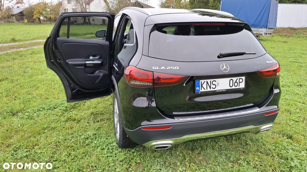 Mercedes-Benz GLA 250 4-Matic - 12