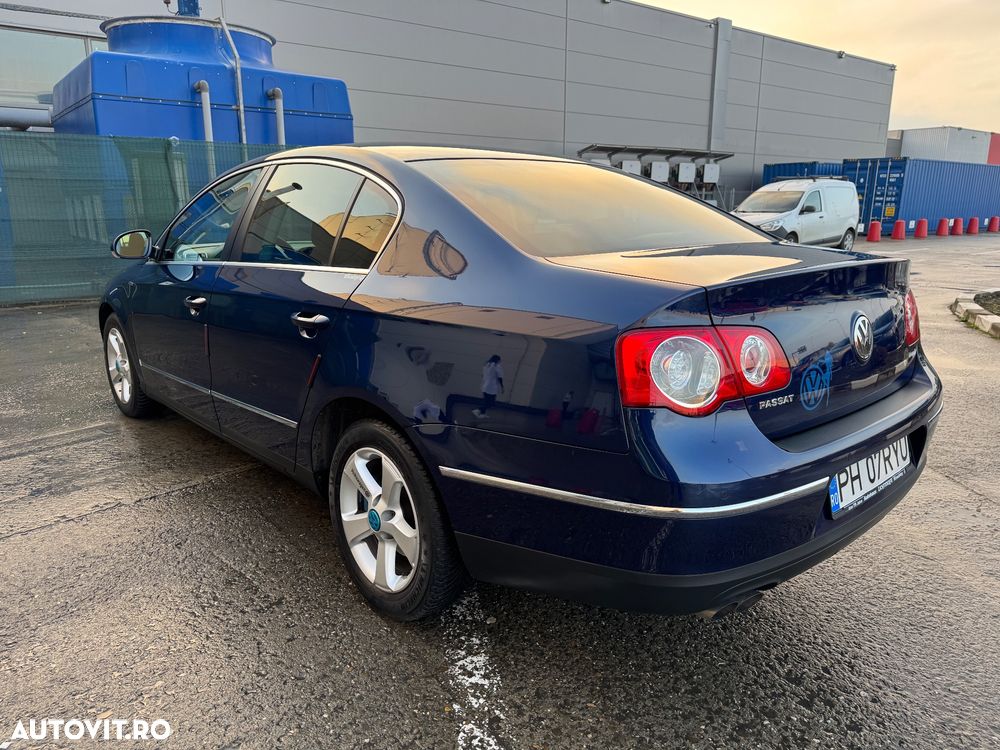 Volkswagen Passat 2.0 TDI DPF DSG Sportline - 3