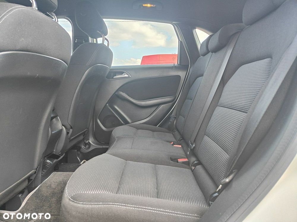 Mercedes-Benz Klasa B 180 d 7G-DCT Edition - 28