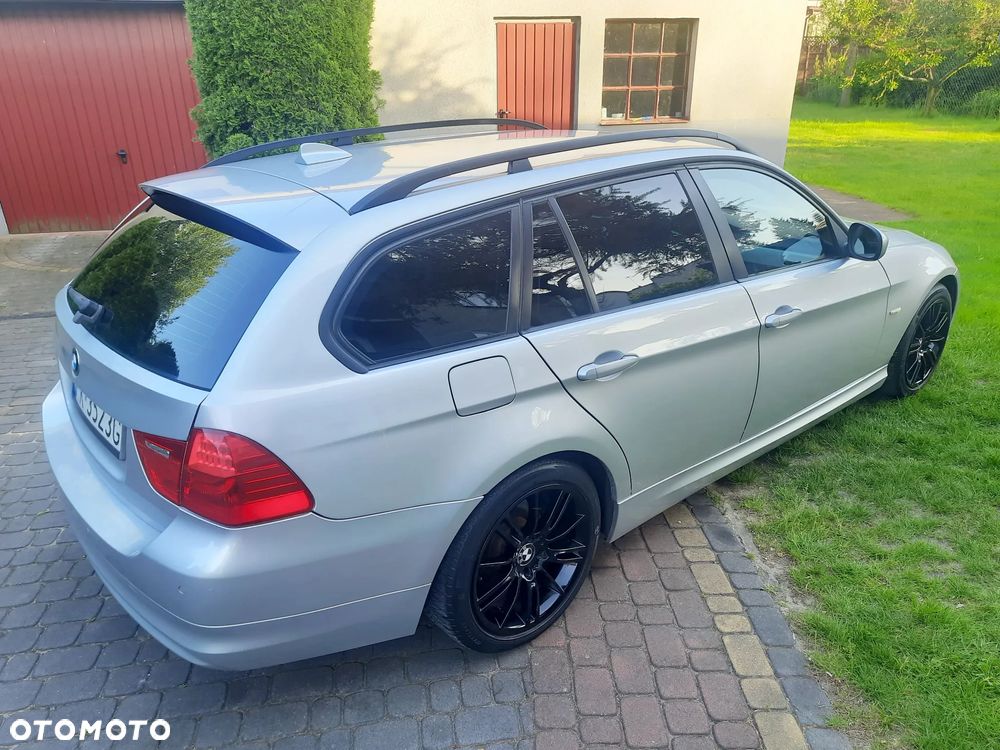 BMW Seria 3 318d - 12