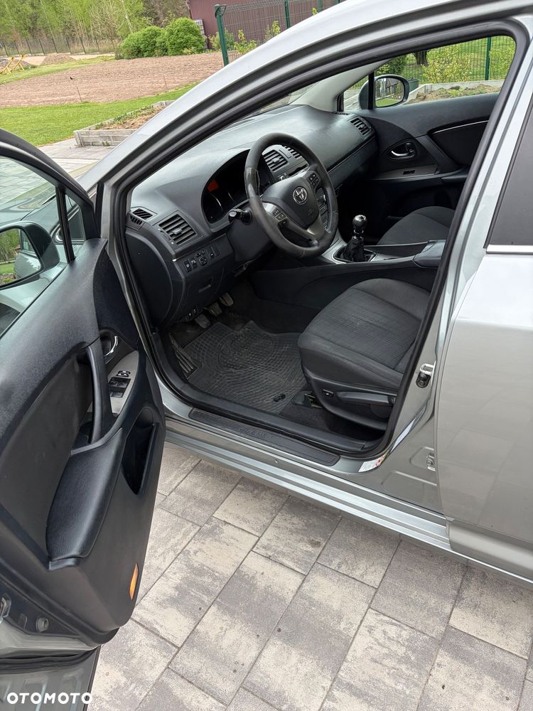 Toyota Avensis 2.0 D-4D Sol+NAVI - 10