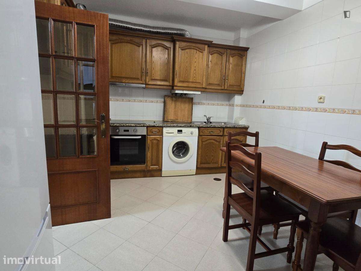 Apartamento com 2 quartos - localizado em São Martinho de Bispo Coi... - Grande imagem: 3/42