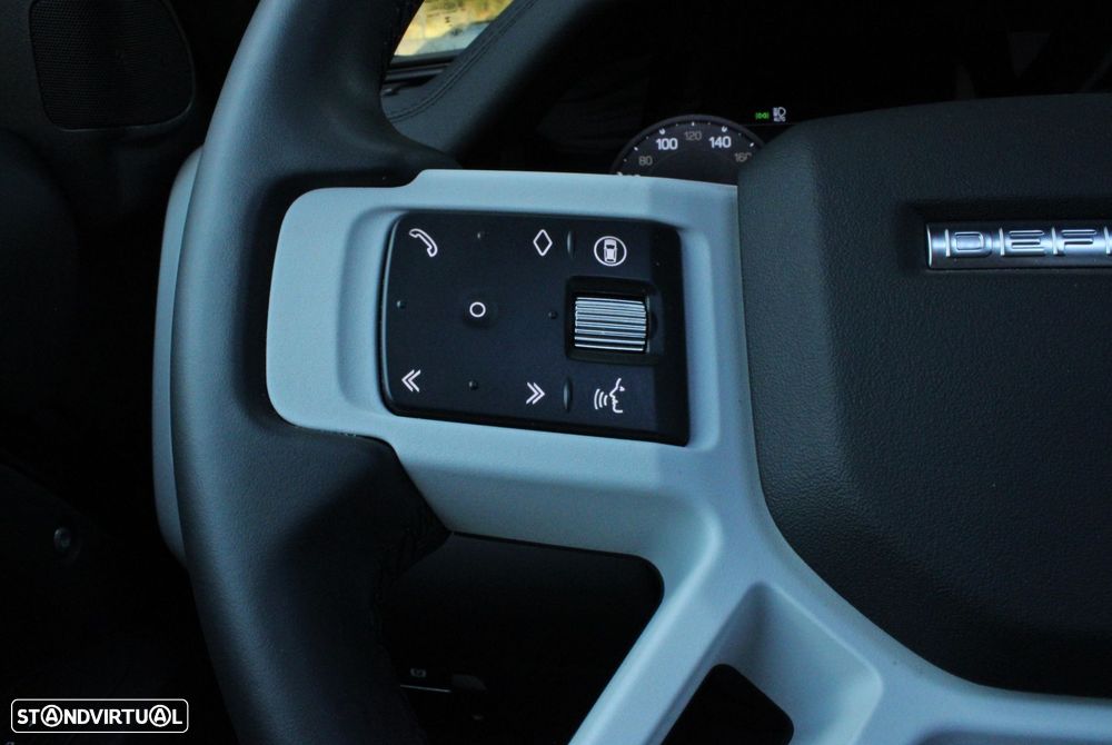 Land Rover Defender 2.0 P300e 110 AWD X-Dynamic SE - 8