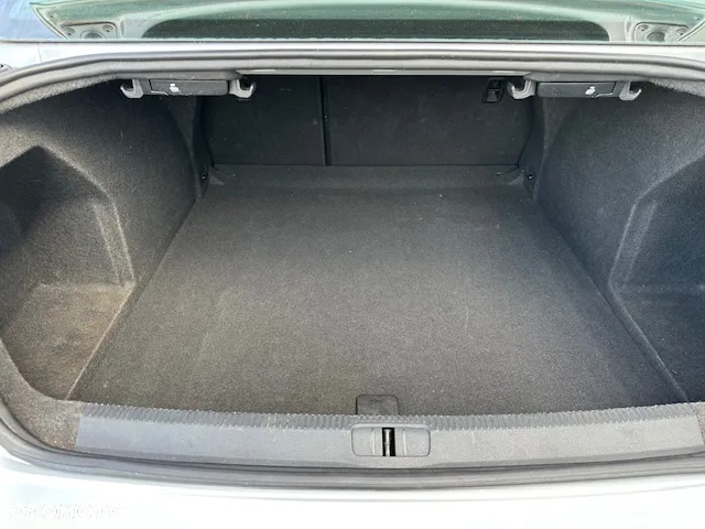 Volkswagen Passat 2.0 Blue TDI SCR Comfortline - 21
