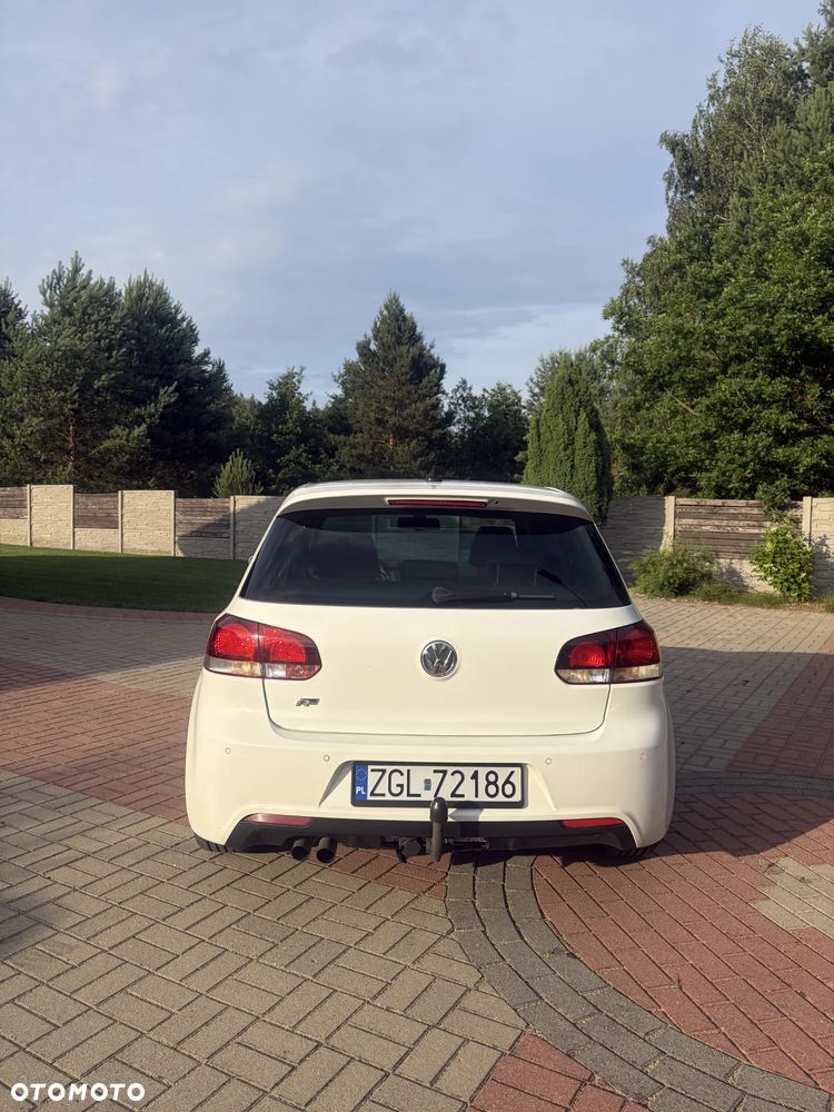 Volkswagen Golf 2010 photo 3