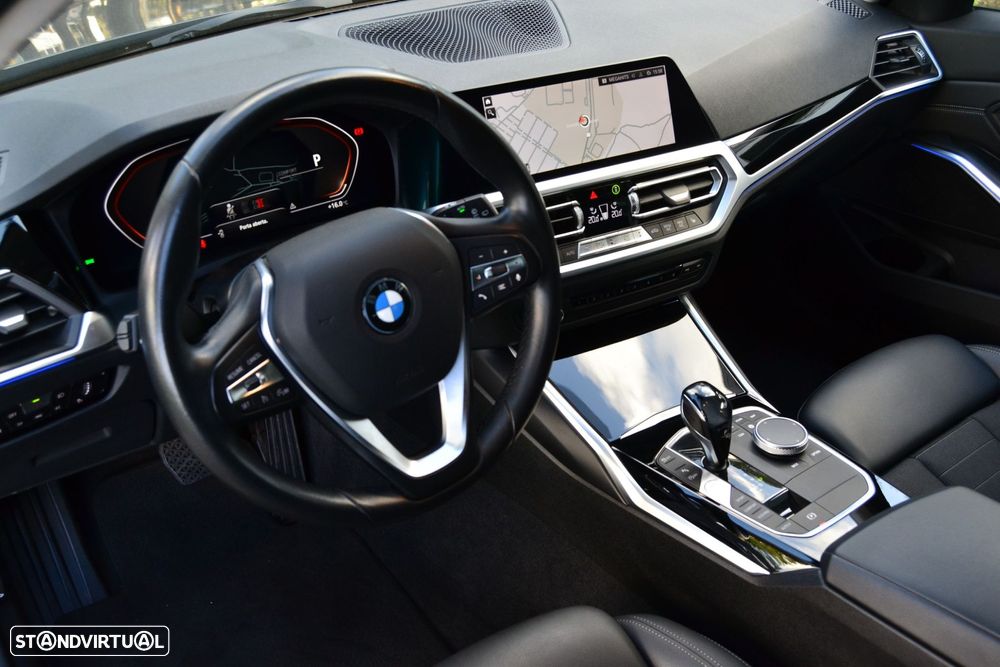 BMW 320 d Touring Line Sport Auto - 31