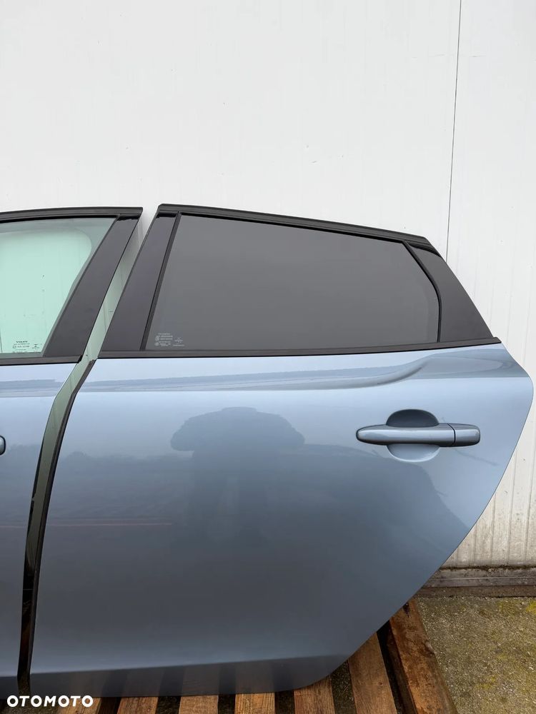 Drzwi Lewy Przód Lewy Tył VOLVO V40 KOLOR 721 Strona Lewa Kompletne - 3