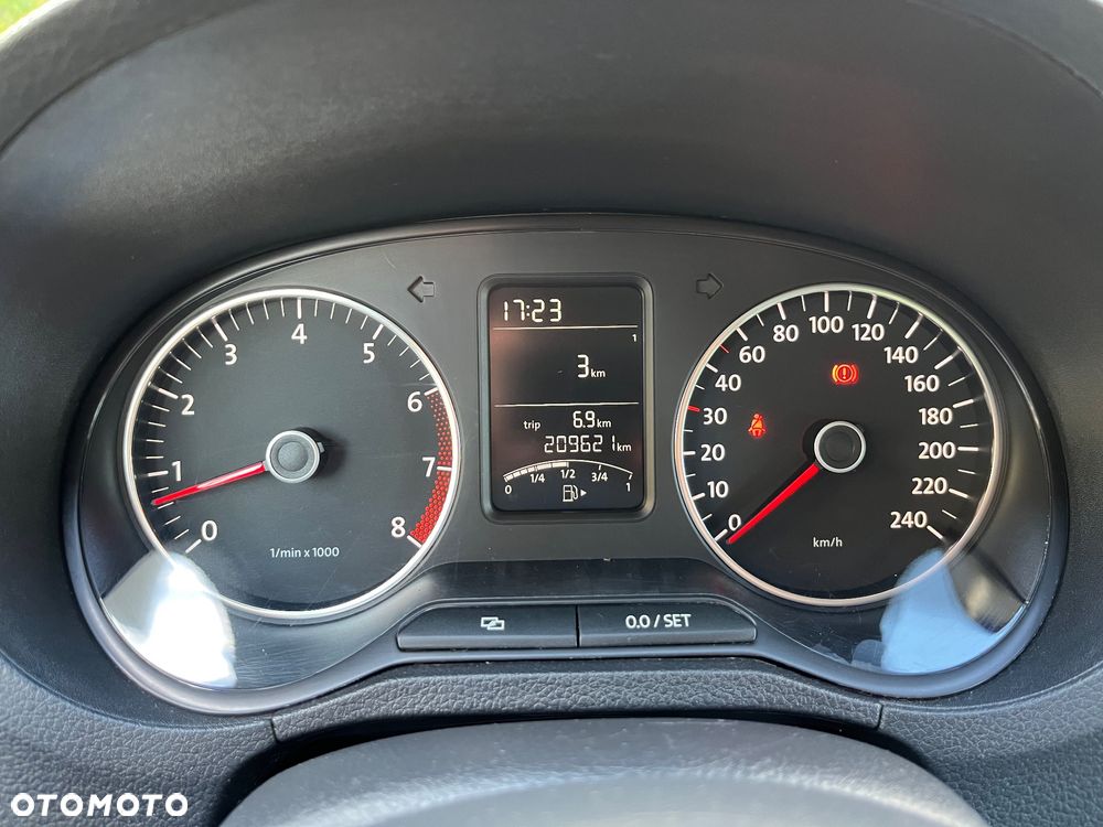 Volkswagen Polo 1.4 16V Highline CityLine - 29
