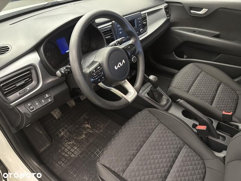 Kia Rio - 11