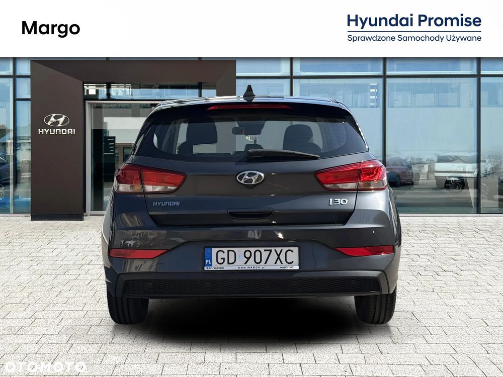 Hyundai i30 1.5 DPI Classic + - 12