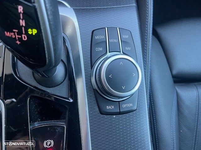 BMW 520 e Pack M - 27