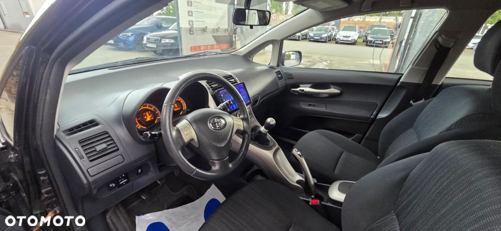 Toyota Auris 1.6 VVT-i Executive - 28