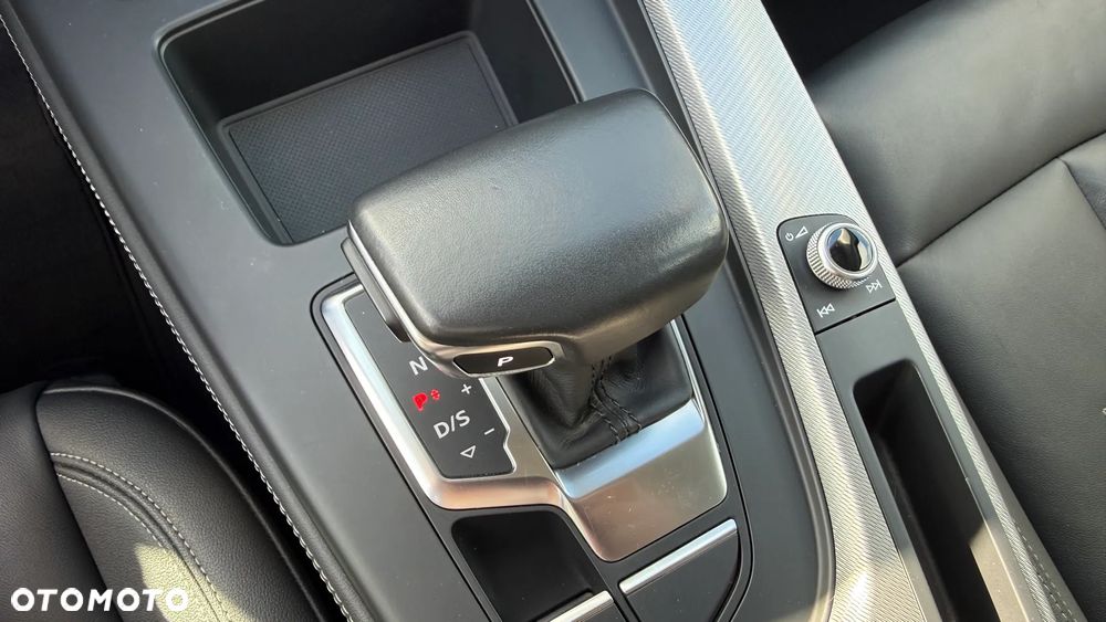 Audi A4 Avant 30 TDI S tronic S line - 32