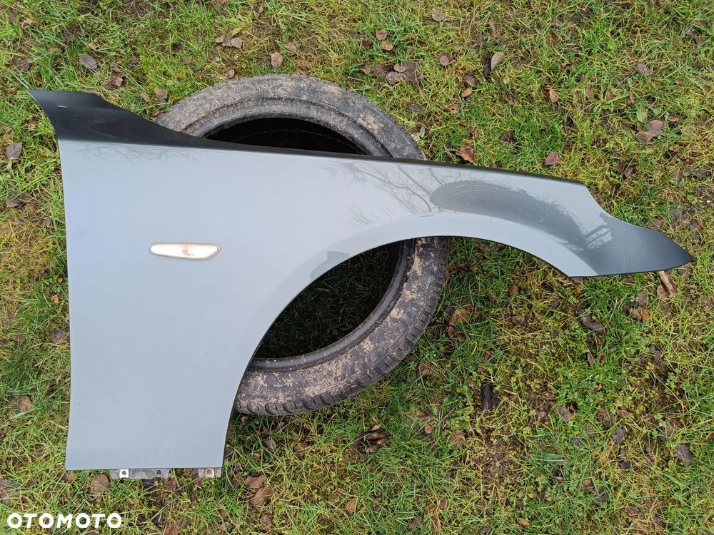 BMW E60 E61 BŁOTNIK PRAWY TITANGRAU II METALLIC W KOLOR