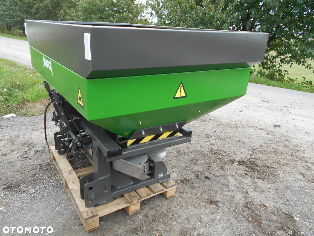 SIEWKA/ Siewnik/ ROZSIEWACZ Nawozów Hydraulika W Standardzie 600L, 800L, 1000L i 1200L. Szerokość Wysiewu 6-24m - 9
