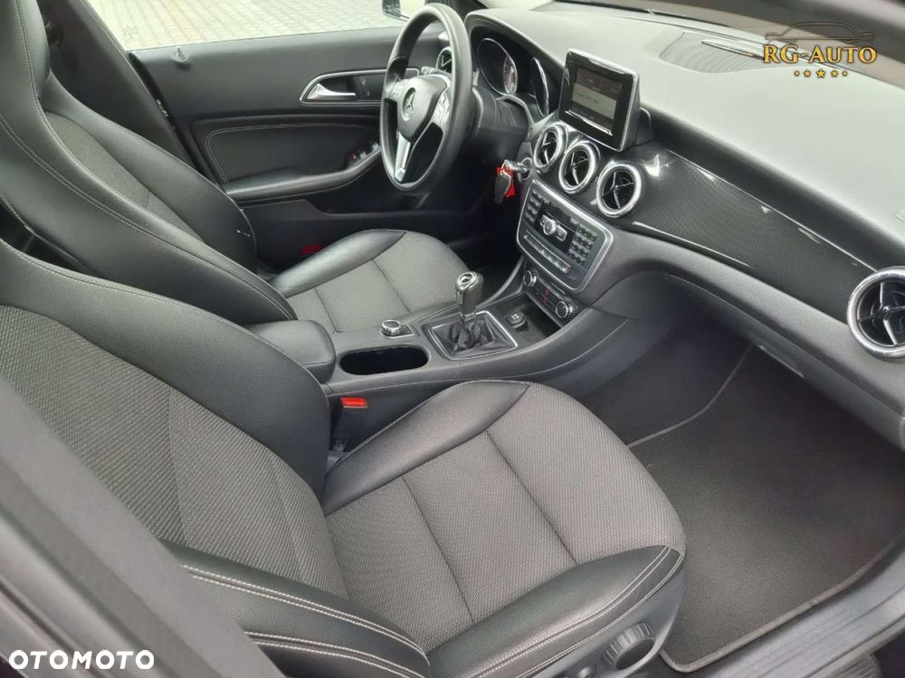 Mercedes-Benz CLA - 24