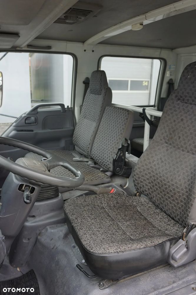 Isuzu NPR - 10