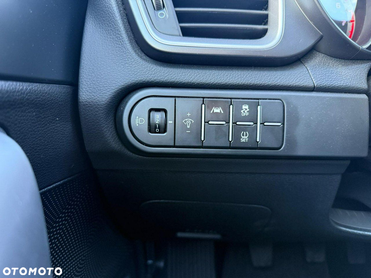 Kia Ceed - 24