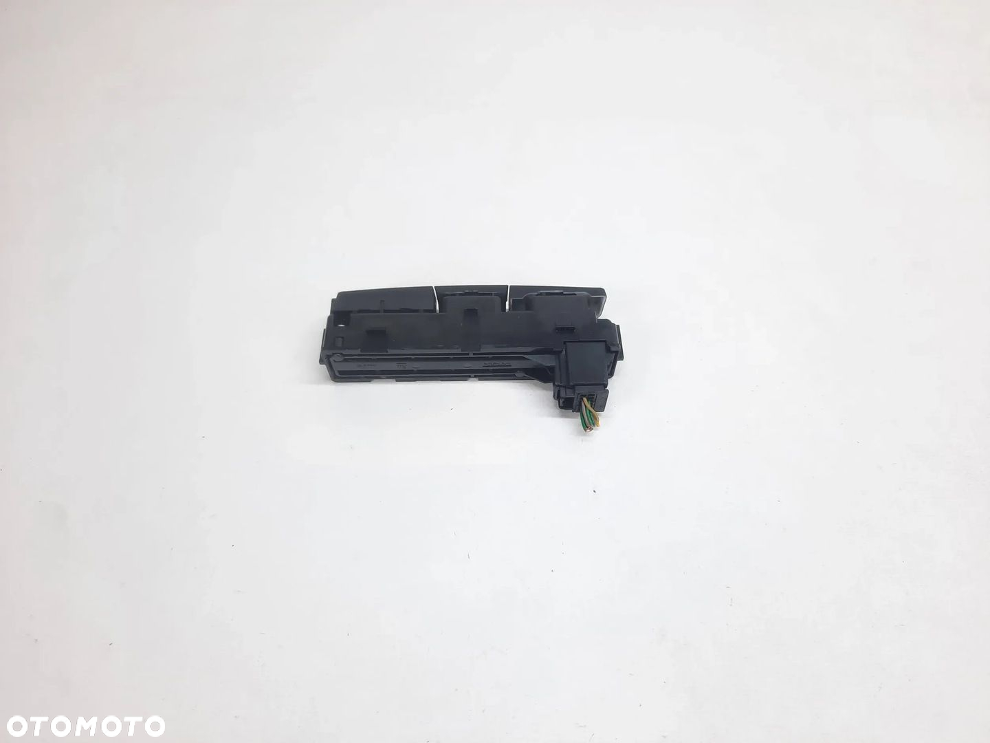 WŁĄCZNIK ŚWIATEŁ AWARYJNYCH OPEL MOKKA A 95016183 - 4