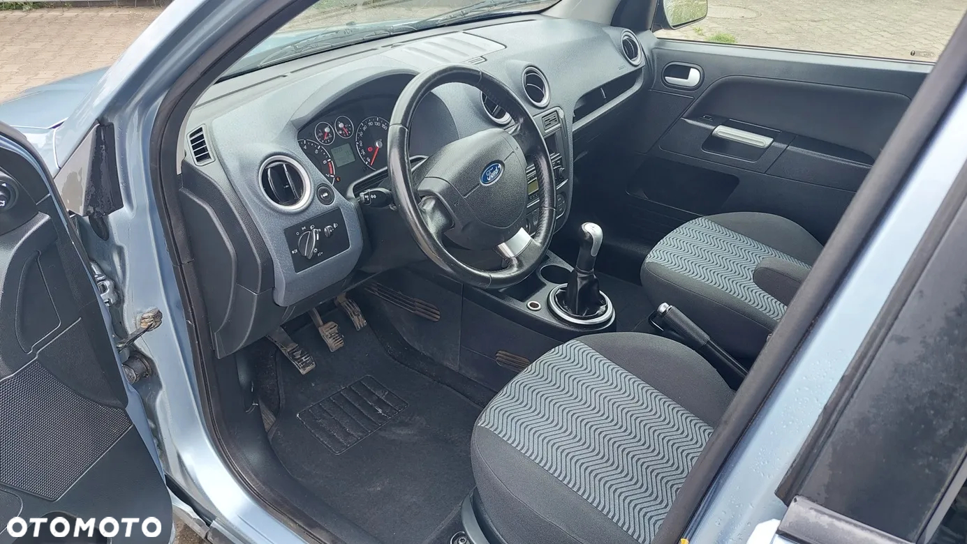 Ford Fusion - 7