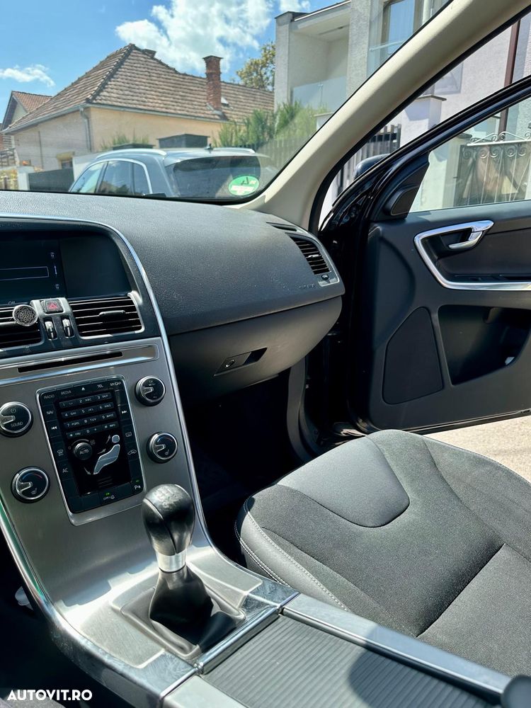 Volvo XC 60 DRIVe Momentum - 8
