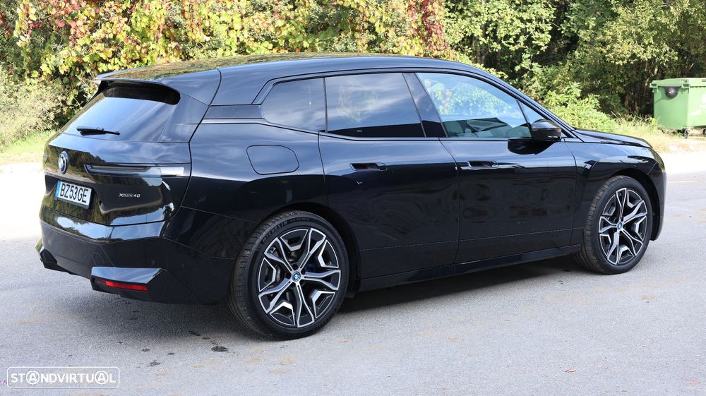 BMW iX xDrive 40 Pack Desportivo - 12