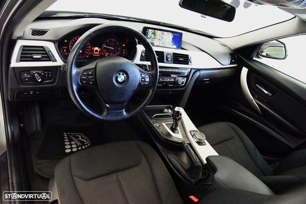 BMW 320 d Touring xDrive Auto - 14