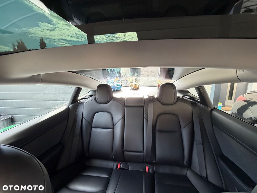 Tesla Model 3 Standard Range Plus - 12