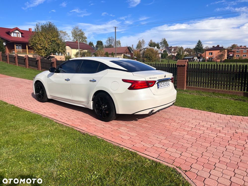 Nissan Maxima - 7