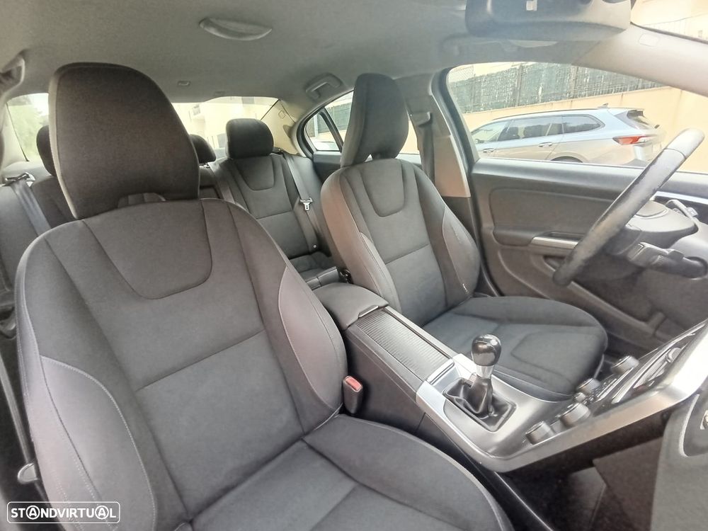 Volvo S60 2.0 D4 Momentum Start/Stop - 24