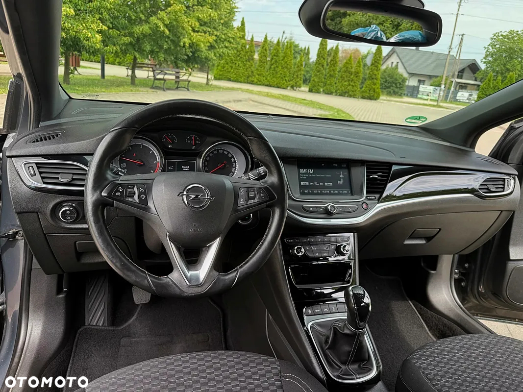 Opel Astra IV 1.6 CDTI Cosmo - 4