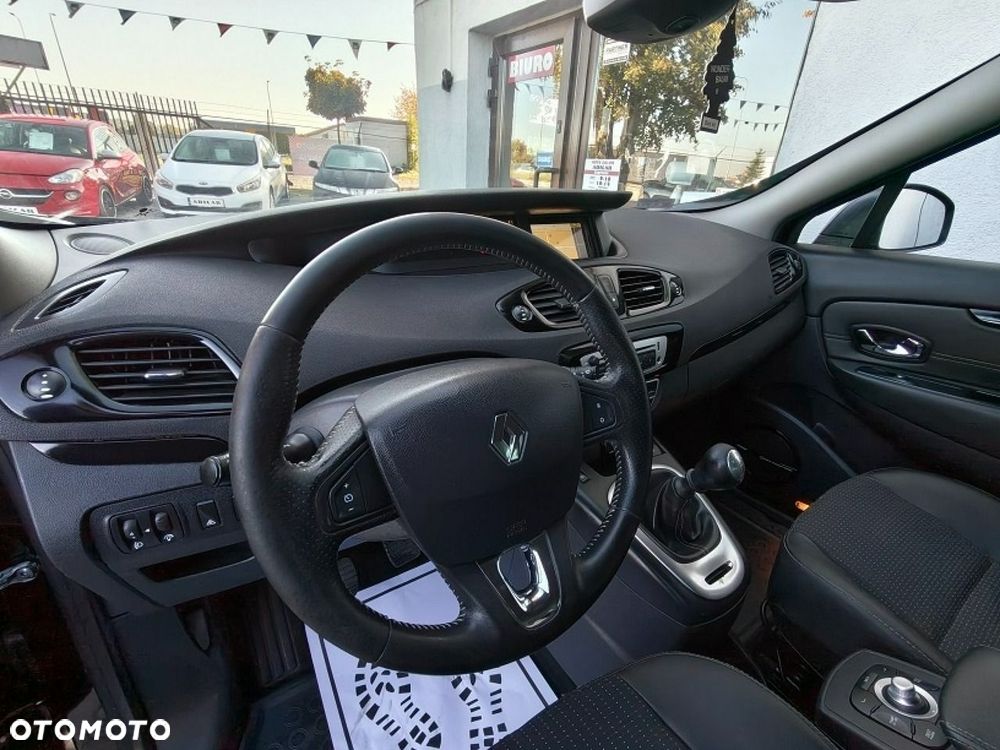 Renault Grand Scenic - 10
