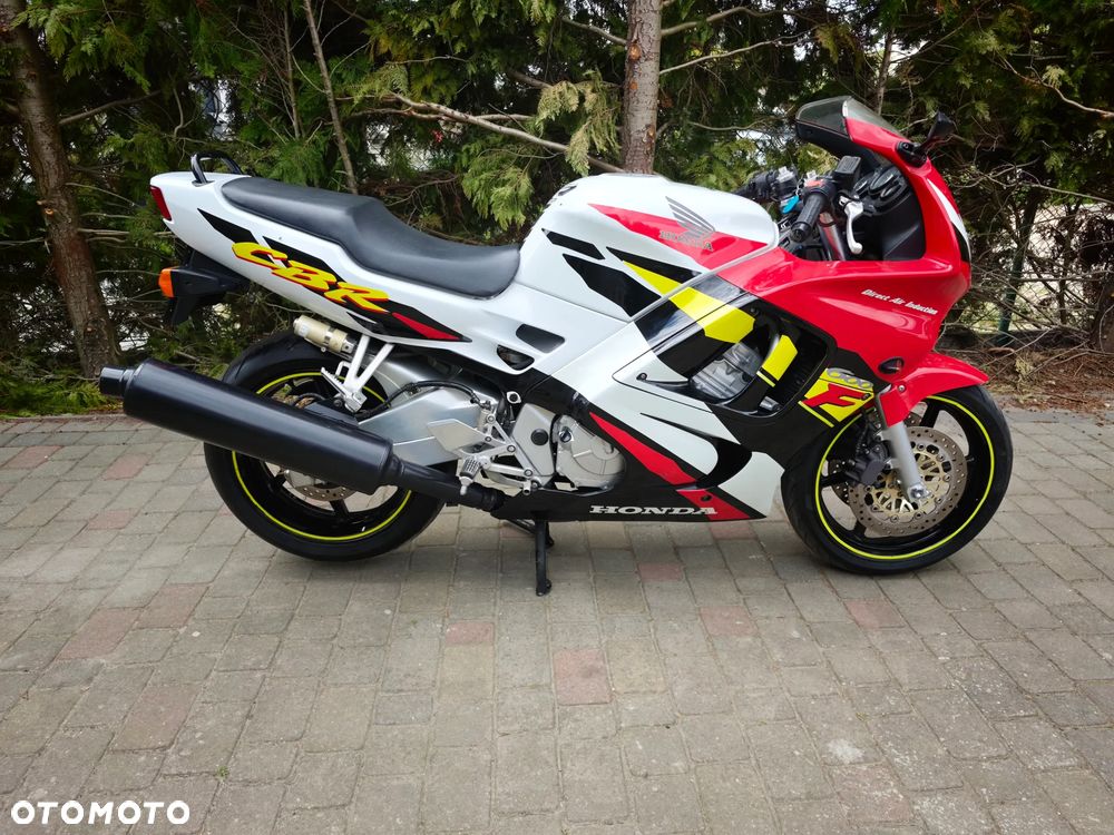 Honda CBR - 1