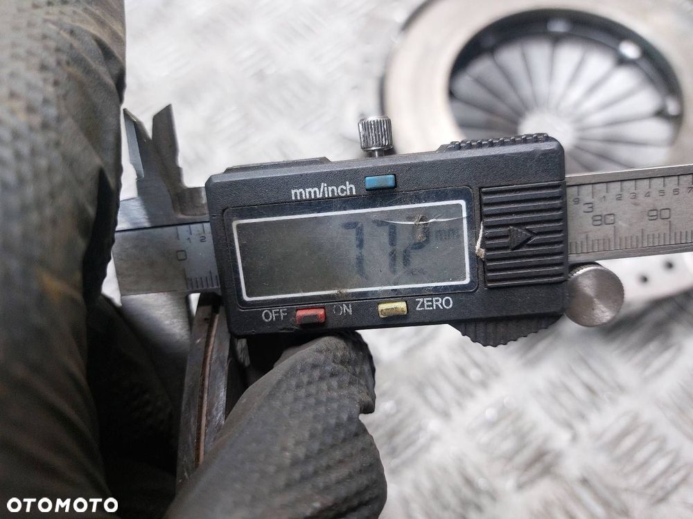 SPRZĘGŁO TARCZA + DOCISK + ŁOŻYSKO MITSUBISHI SPACE STAR I 1.6 KM-081 - 8